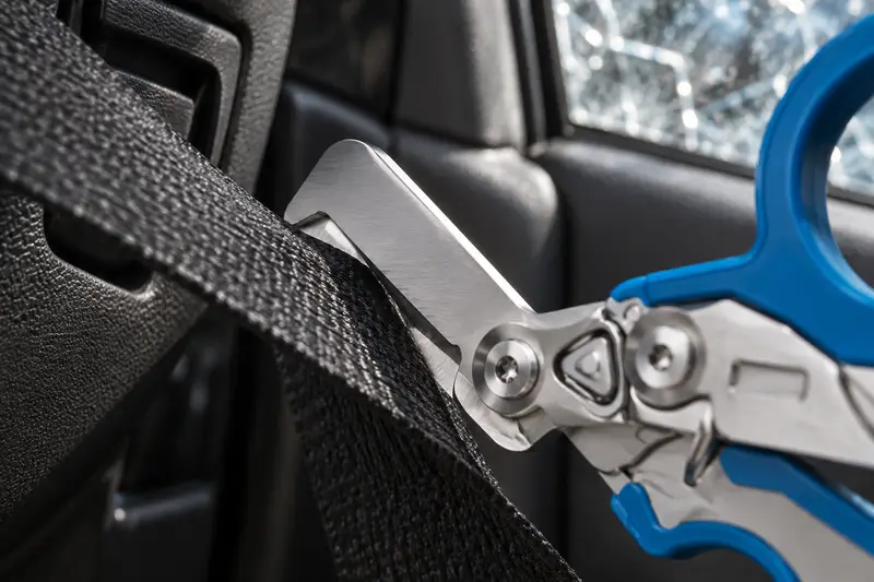 Folding Trauma Shears — Cramped Vehicle Escape